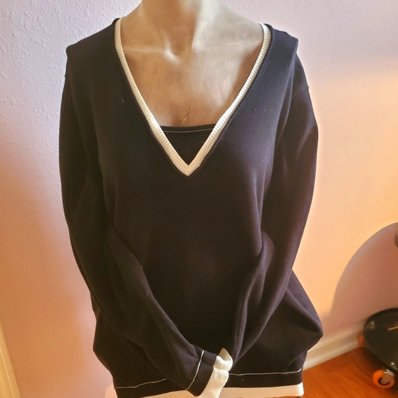 SOLD Emma James Collection Sweater - Picture 1 of 13